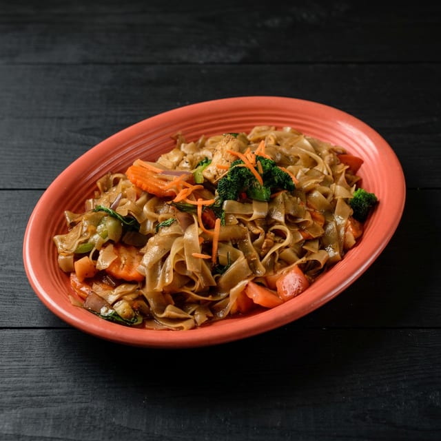 Pad Kee Mao (Drunken Noodle).